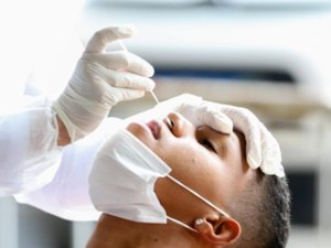 Teste de Covid feito em laboratório poderá ser deduzido no IR 2022