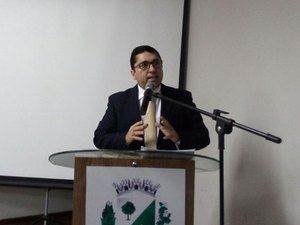 Nezinho faz apelo para prefeitura consertar equipamento de Unidade de Saúde