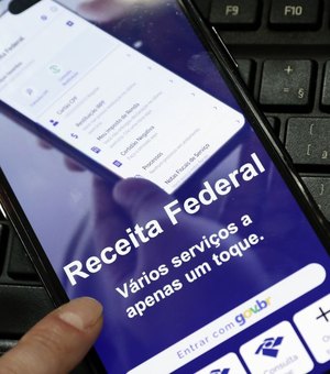 Receita paga nesta sexta maior lote de restituição do IR da história