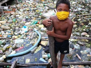 Crianças passam fome nesse dia 12 de outubro; programas em AL tentam amenizar situação