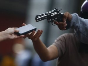 Populares capturam acusados de roubo de celulares na parte alta de Maceió