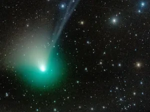 Cometa verde aparecerá no céu noturno pela primeira vez em 50 mil anos