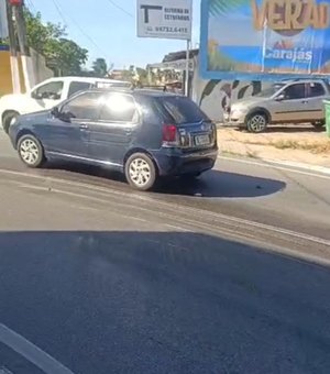 Óleo na pista causa acidentes em ladeira na Gruta, em Maceió