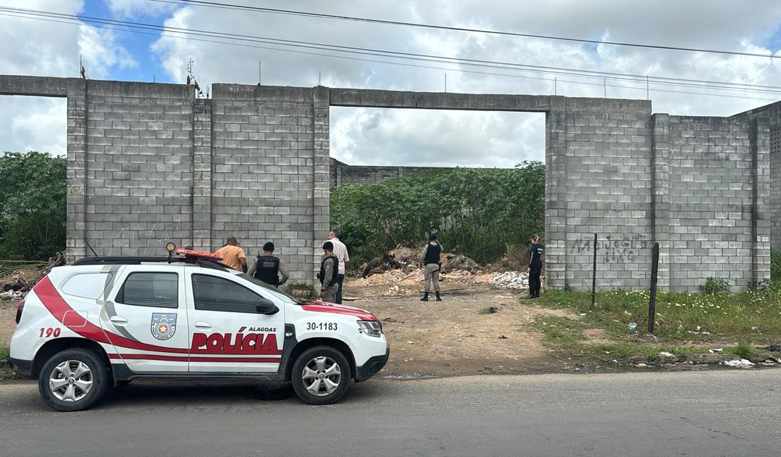 Mulher encontrada amarrada e queimada no Santos Dumont, em Maceió, é identificada