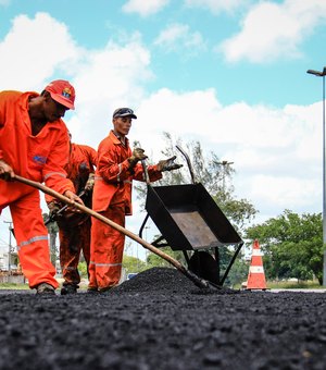 Mais de 3 mil toneladas de asfalto já foram utilizadas para recuperar vias em Maceió