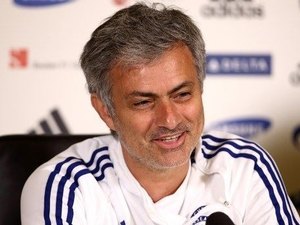 José Mourinho é procurado pela CBF e diz que pode assumir Brasil em 2017