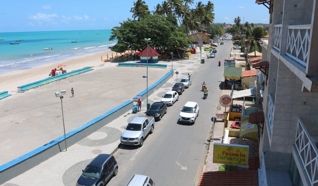 Prefeitura proíbe estacionamento de ônibus e vans na Orla de Maragogi