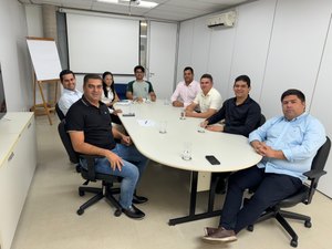 Em Brasília, Dani Vasconcelos defende piscina da Lagoa Azul