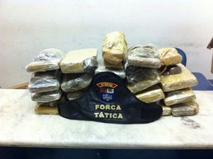 Polícia Militar apreende quase 20 Kg de maconha