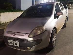 Criminosos tentam fugir após assaltos, trocam tiros com a polícia mas são presos