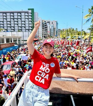 “Congresso não será abrigo da impunidade”, afirma Teca Nelma em ato em Maceió