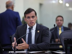 Deputado Delegado Leonam critica soltura de criminoso que envenenou cães em Palmeira dos índios