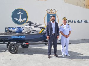 Deputado Federal Delegado Fabio Costa entrega moto aquática à Marinha em Alagoas