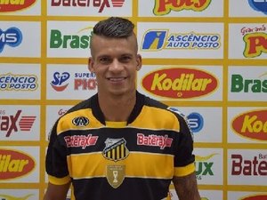 Revelado no ASA, lateral-esquerdo Thallyson é apresentado no Novorizontino-SP