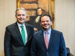 Marcelo Victor acena a Renan Filho em meio a especulações sobre Lira