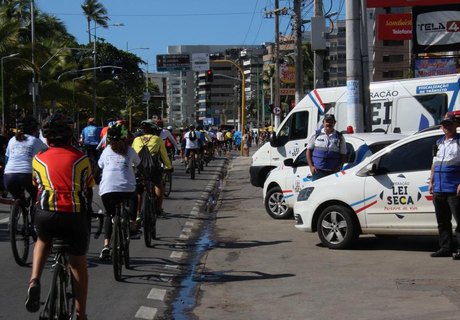 Lei Seca autua oito motoristas que dirigiam sob efeito de 