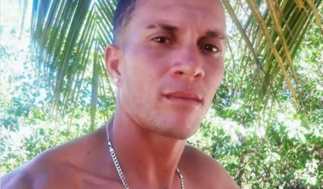Homem é preso após esfaquear o próprio pai sete vezes, em Maragogi