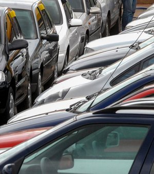 Venda de carros aumenta quase 40% em julho na capital