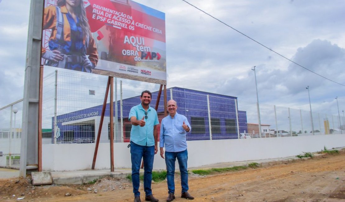 Prefeito Ronaldo Lopes inicia obras do Programa Acelera Penedo