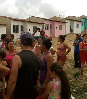 Prefeitura de Feira Grande quer entregar casas “aos verdadeiros donos” em 2018