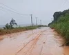 Rodovia entre São Luís do Quitunde e Barra de Santo Antônio fica coberta de lama após chuvas
