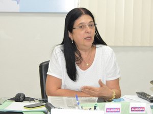 Ex-secretária Rozangela Wyszomirska é conduzida coercitivamente à sede da PF