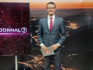 Apresentador do SBT volta ao trabalho após sofrer parada cardíaca ao vivo: 'Quase morte'