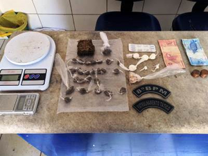 Suspeito de tráfico é preso com maconha, cocaína e crack em Rio Largo