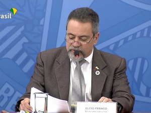Governo exonera Elcio Franco do cargo de secretário-executivo do Ministério da Saúde