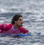 Denunciado por Pedro Scooby, árbitro ‘algoz’ de Gabriel Medina é suspenso das Olimpíadas