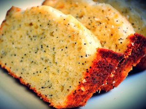 Pão com ervas e iogurte
