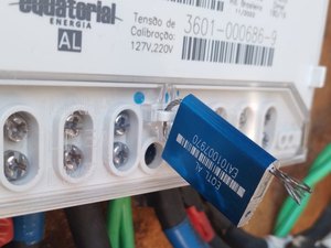 Dono de posto de combustível é preso após ser pego fraudando medidor de energia