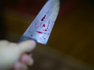 Motorista é esfaqueado, perde controle e morre em garagem