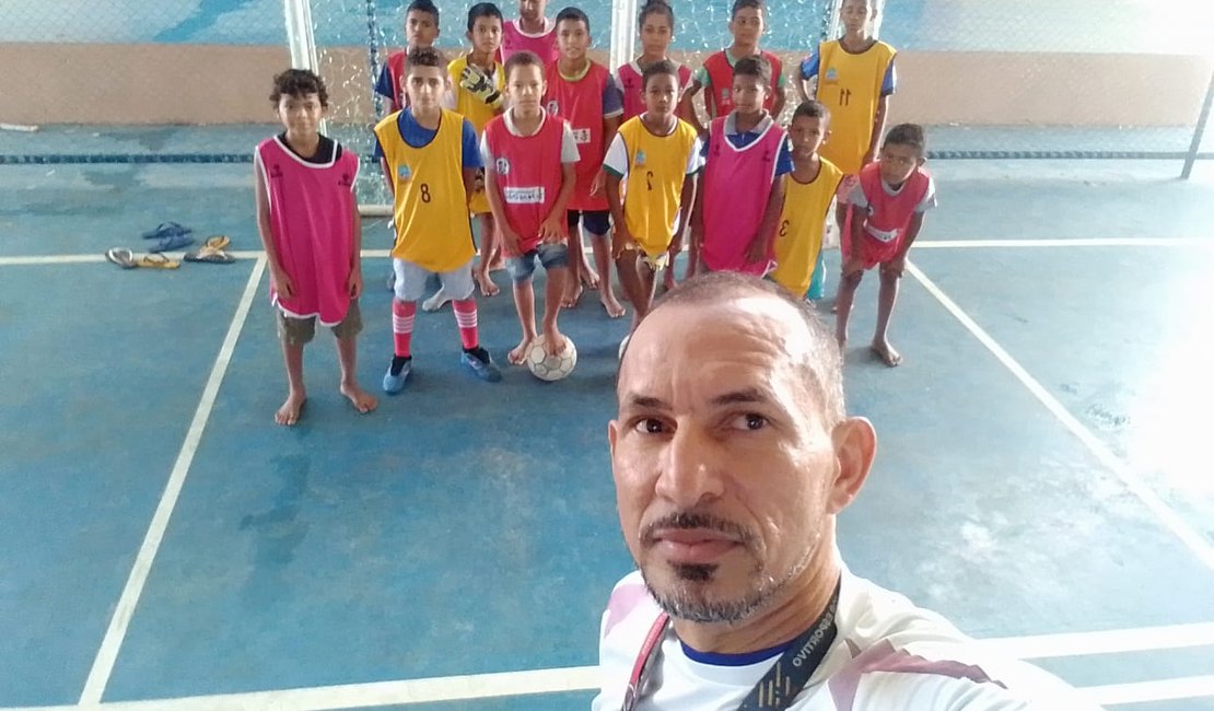 Ex-jogador do CSE cria projeto para incentivar crianças em vulnerabilidade social à prática de esportes no Brivaldo Medeiros
