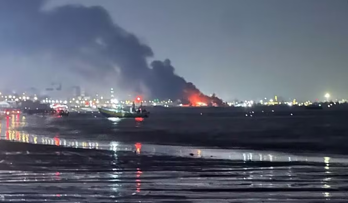 Estados Unidos voltam bombardear Irã e atingem 90 alvos militares; Teerã reage