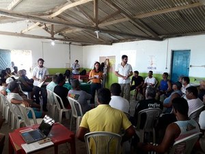 Marisqueiras relatam prejuízo com manchas de óleo no litoral alagoano