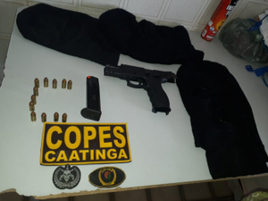 Esposa de homem assassinado em carro de advogado é presa 