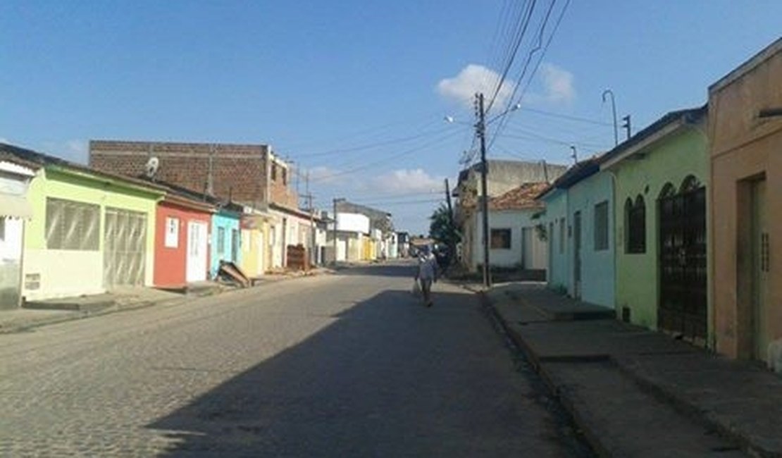 Tatuador é assaltado na porta de casa, em Arapiraca