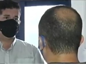 Professor acusado de assediar alunas diz ter problemas de alcoolismo