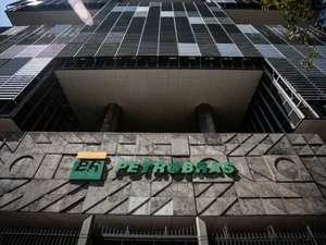 Petrobras anuncia aumento de 7,47% no preço da gasolina