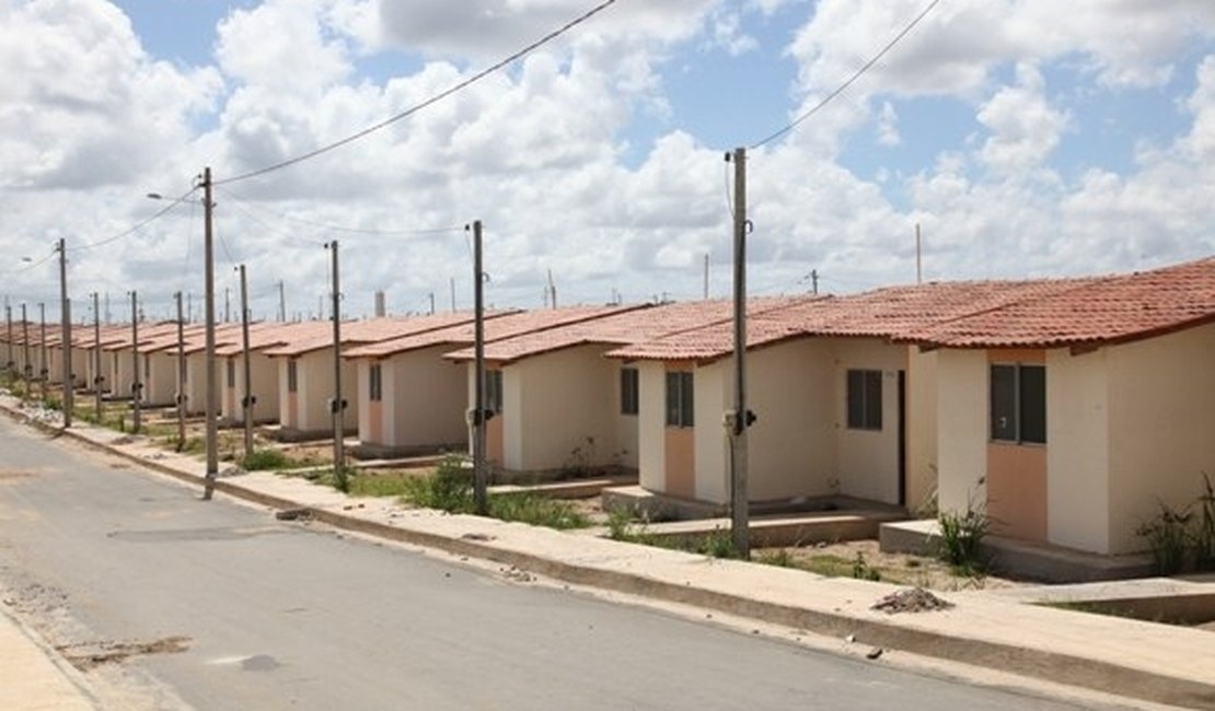 Estado vai contemplar quase 27 mil pessoas com moradia digna este ano