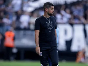 Corinthians anuncia a demissão do técnico António Oliveira