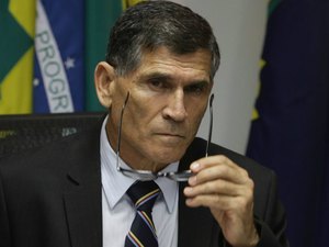 Santos Cruz: ‘quem é ativista de partido, como o PT, tem obrigação de se afastar’