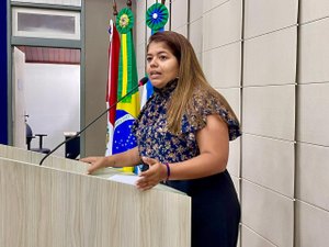 Em audiência pública, Carol Dias defende planejamento antecipado para acolhimento de idosos