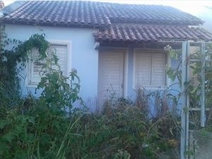 Moradores denunciam casas abandonas para uso de drogas e prostituição