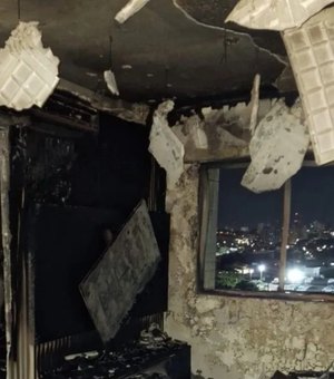 Imagem mostra como ficou apartamento após ser consumido pelo fogo no Trapiche; veja