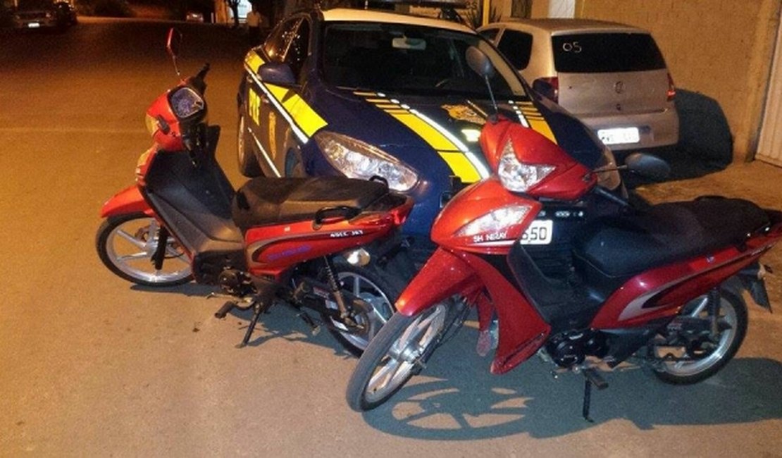 PRF recupera motos roubadas após comprador desconfiar de nota