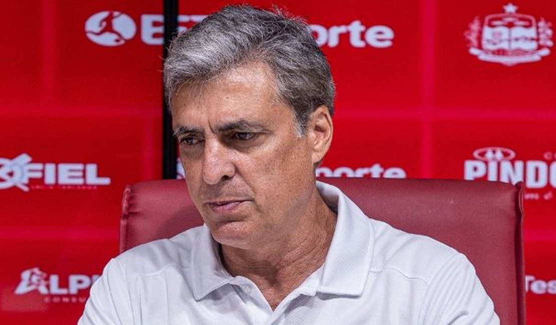 Presidente do CRB é internado após sofrer acidente durante pescaria