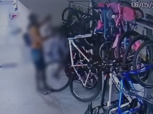 Oplit prende em flagrante suspeito de furtos de bicicleta na Jatiúca, em Maceió