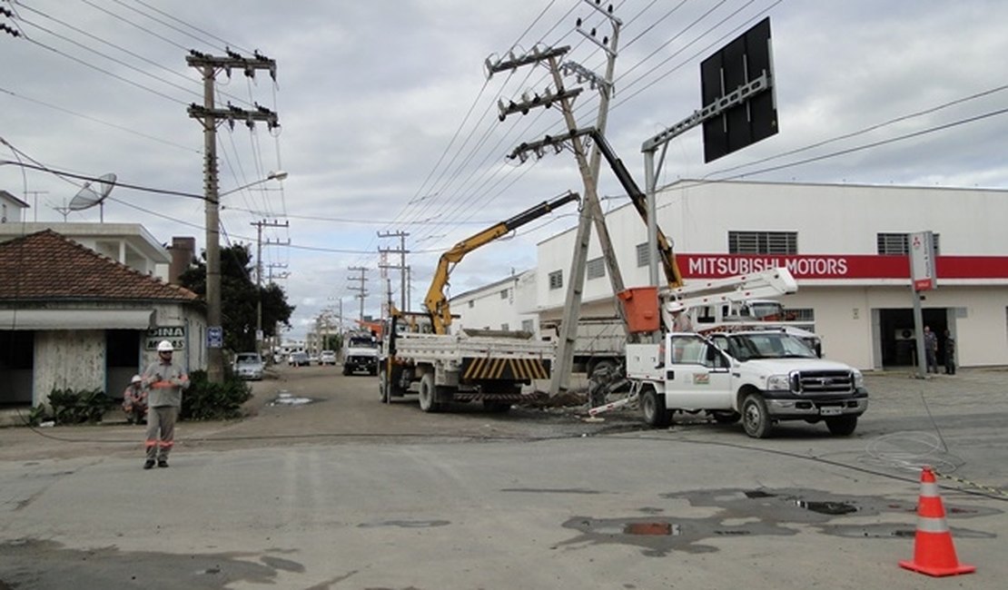 Detran firma parceria com Eletrobrás para reduzir índice de colisão veicular em postes